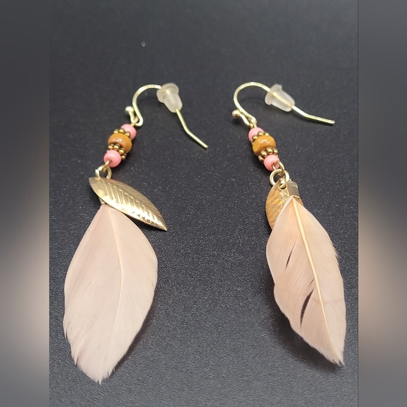 Hand beaded feathers earrings made by Bougie Birch - Picture 4 of 6